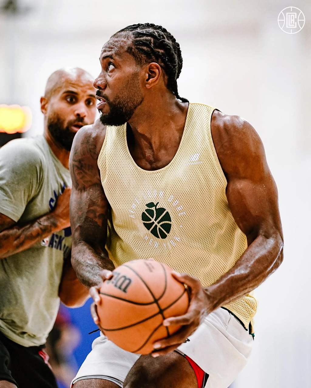 迫使他出球 迫使他出球